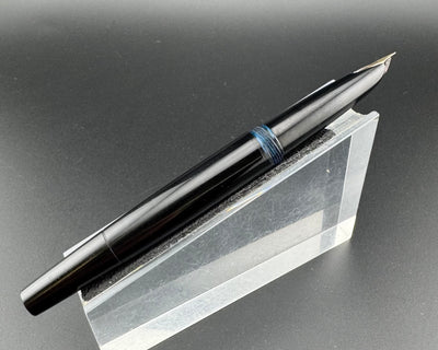 Montblanc No. 32 Black Resin Fountain Pen 14K Gold Extra-Fine Nib