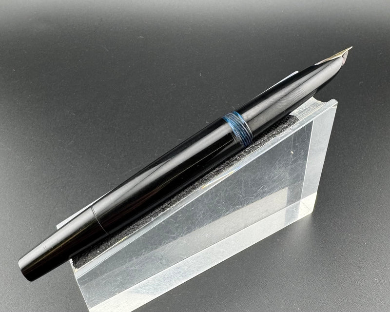 Montblanc No. 32 Black Resin Fountain Pen 14K Gold Extra-Fine Nib