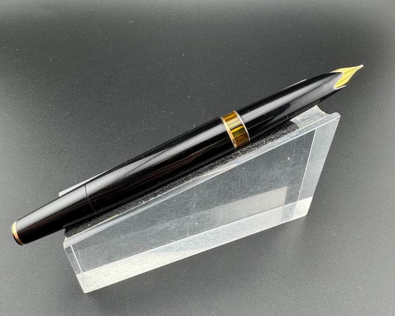 Montblanc Meisterstück No. 12 Fountain Pen 18K Gold Fine Nib Serviced