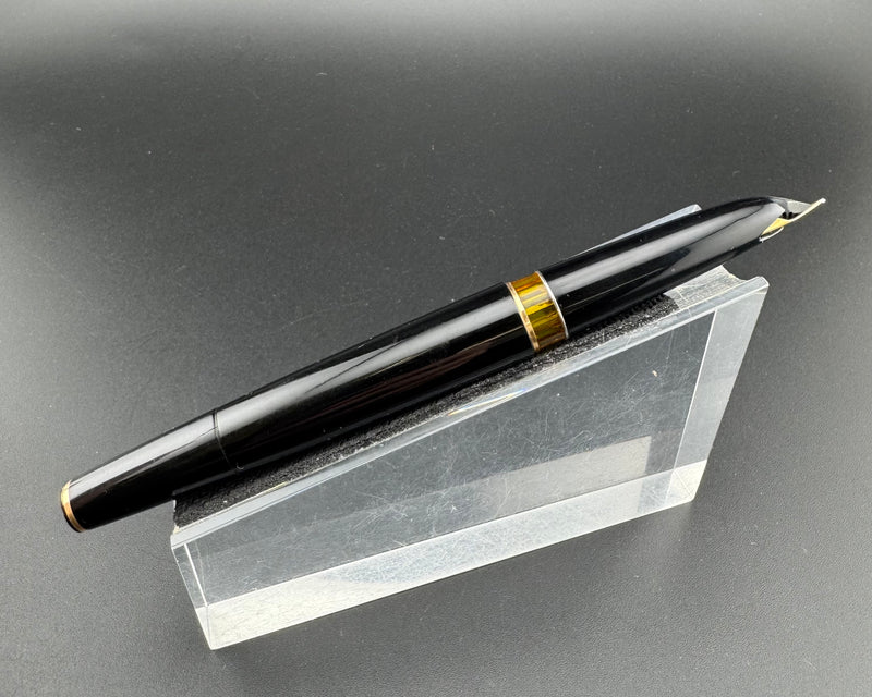Montblanc Meisterstück No. 12 Fountain Pen 18K Gold Fine Nib Serviced