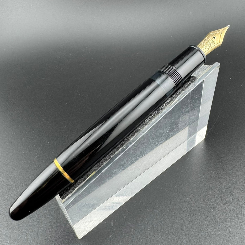 Montblanc Meisterstück No. 146 Fountain Pen 14K Gold Fine Nib Serviced Warranty