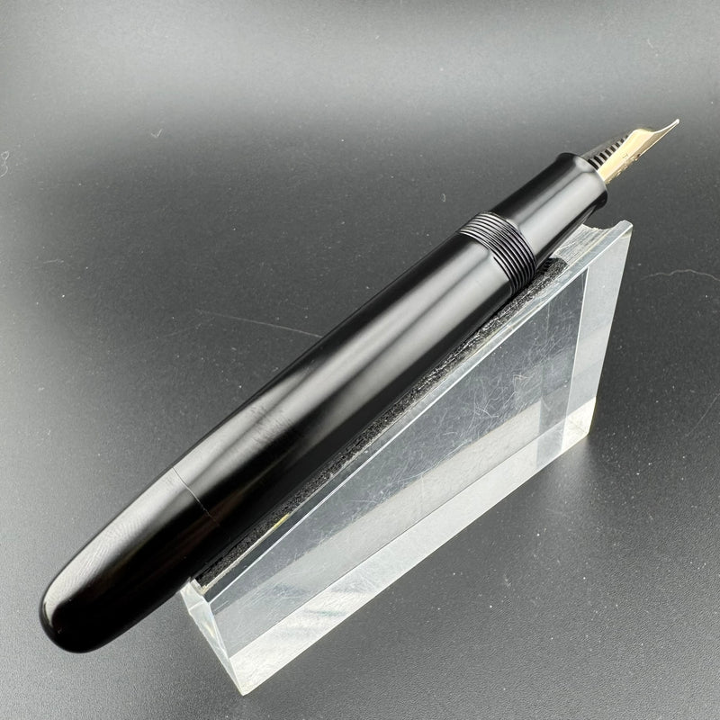 Danitrio Ban-Ei Urushi Eyedropper Fountain Pen 14K Gold Kabutogi Fine Nib