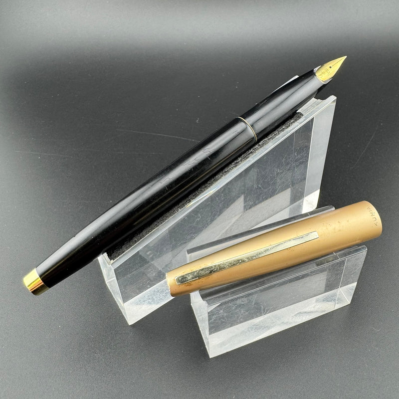 Kumiai Black & Gold Resin Fountain Pen 14K Gold Extra-Fine Nib