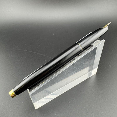 Kumiai Black & Gold Resin Fountain Pen 14K Gold Extra-Fine Nib