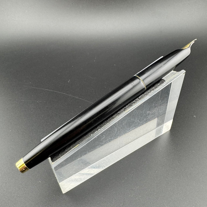 Kumiai Black & Gold Resin Fountain Pen 14K Gold Extra-Fine Nib