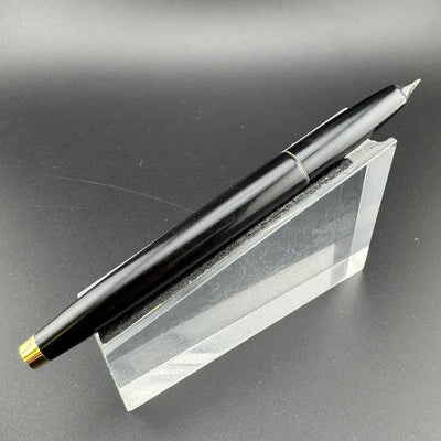 Kumiai Black & Gold Resin Fountain Pen 14K Gold Extra-Fine Nib