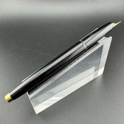 Kumiai Black & Gold Resin Fountain Pen 14K Gold Extra-Fine Nib