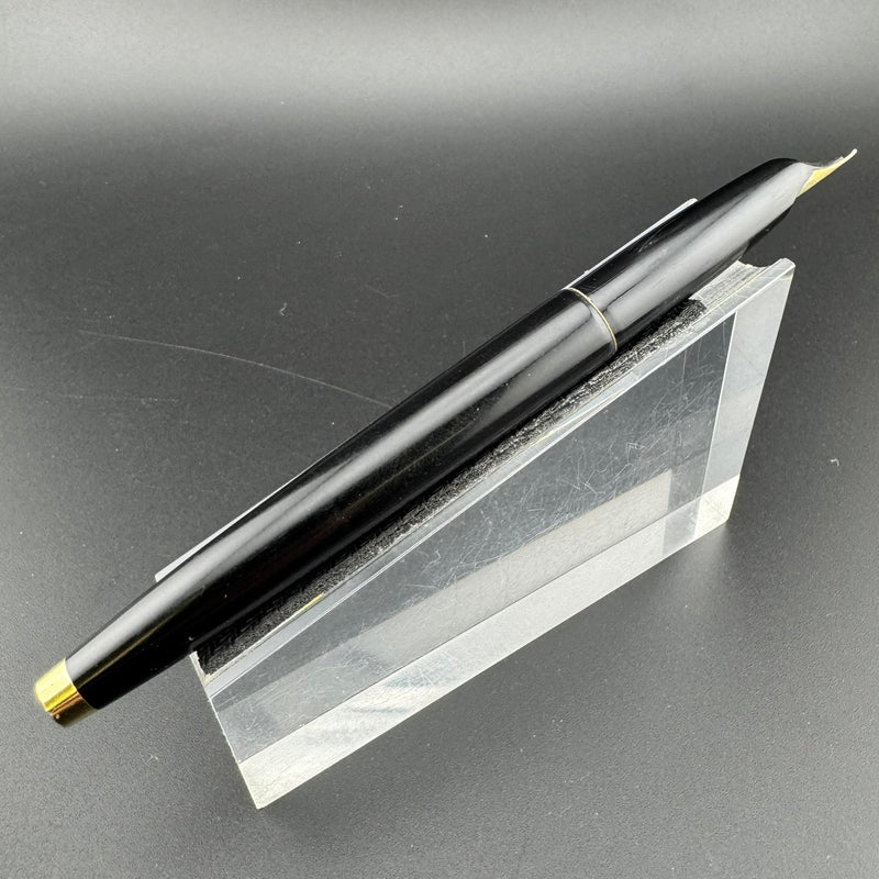 Kumiai Black & Gold Resin Fountain Pen 14K Gold Extra-Fine Nib