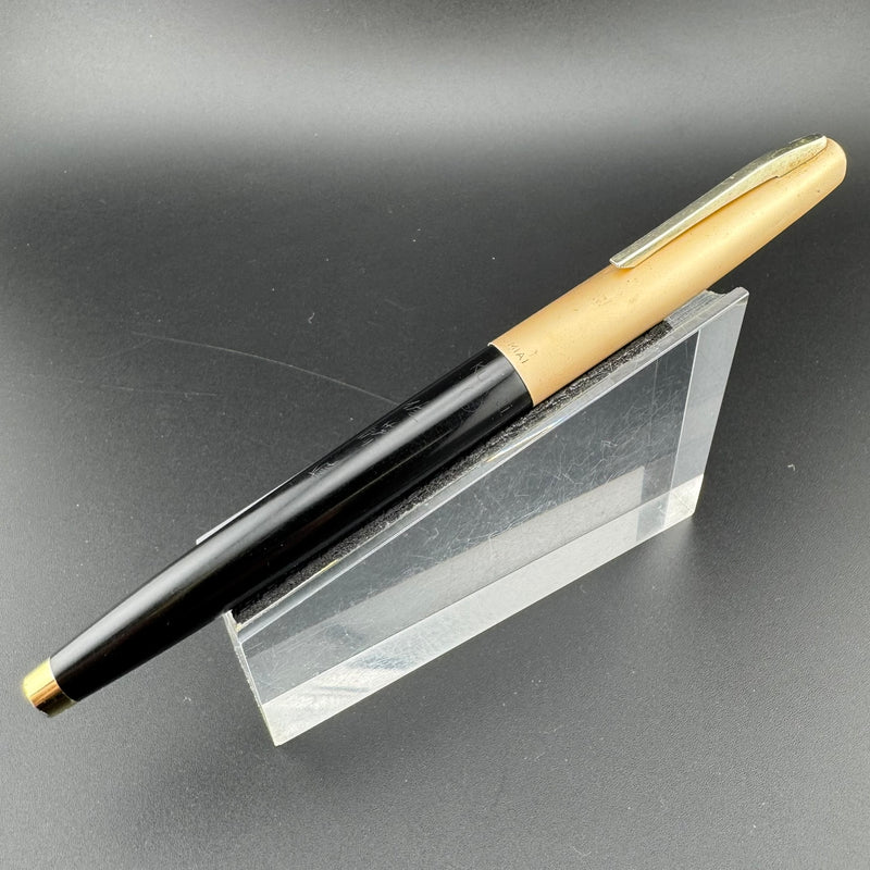 Kumiai Black & Gold Resin Fountain Pen 14K Gold Extra-Fine Nib