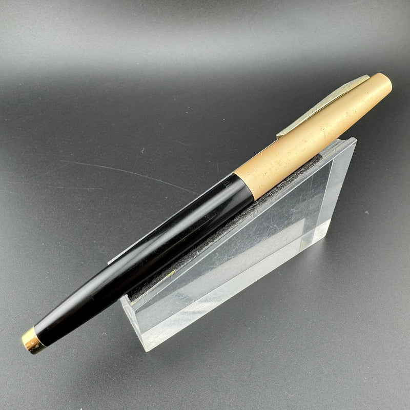 Kumiai Black & Gold Resin Fountain Pen 14K Gold Extra-Fine Nib