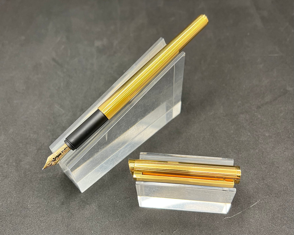 Dunhill Gold Fountain Pen 14K Gold EF Nib – G.C. Murphy